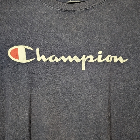 Men's Champion T-shirt faded with distressed logo size Large Navy - Picture 2 of 8